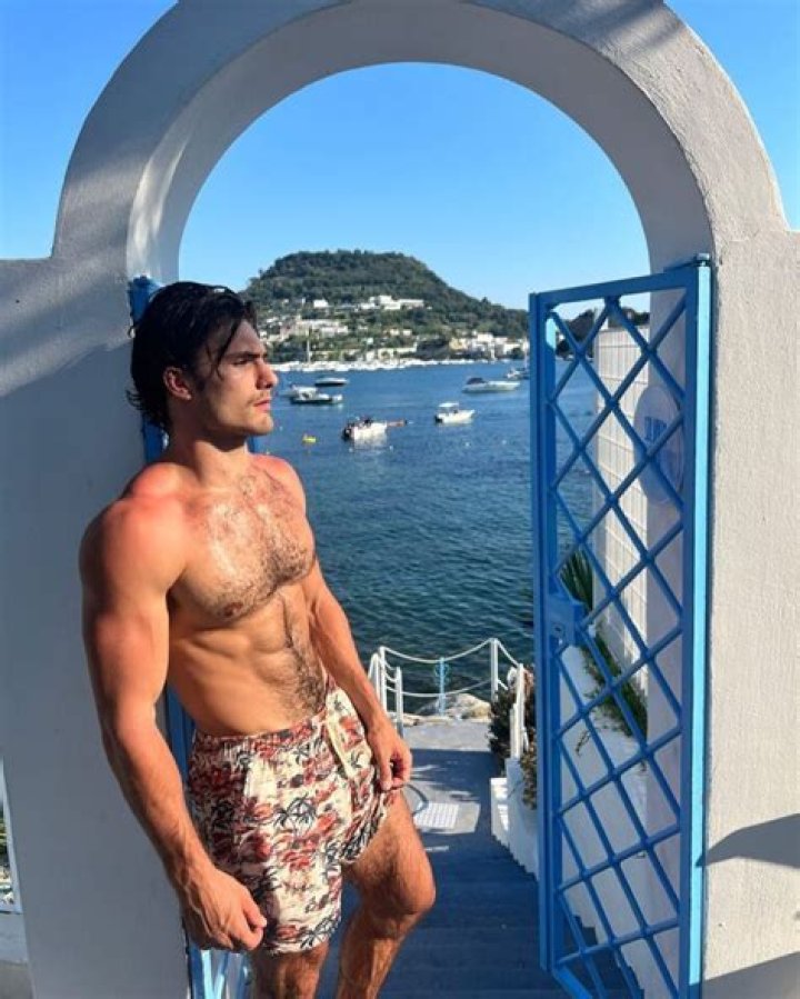 
Antonio Dez Height, Weight, Net Worth, Age, Wiki, Who, Instagram, Biography 