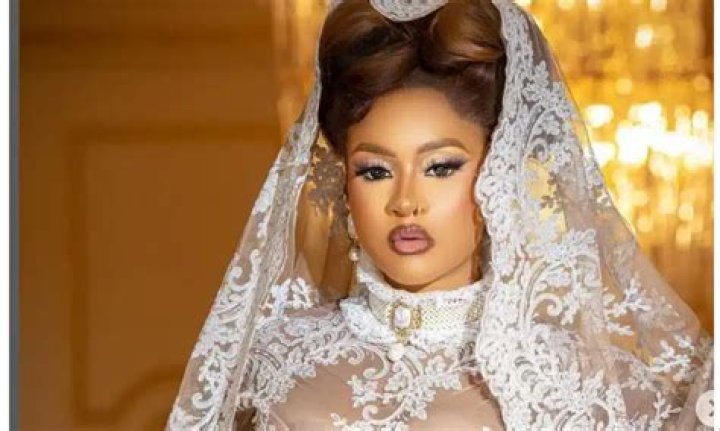 
BBNAIJA Season 7: Beauty’s Fan Weeps Endlessly as Phyna and Groovy Get Busy under the Sheets All Night 