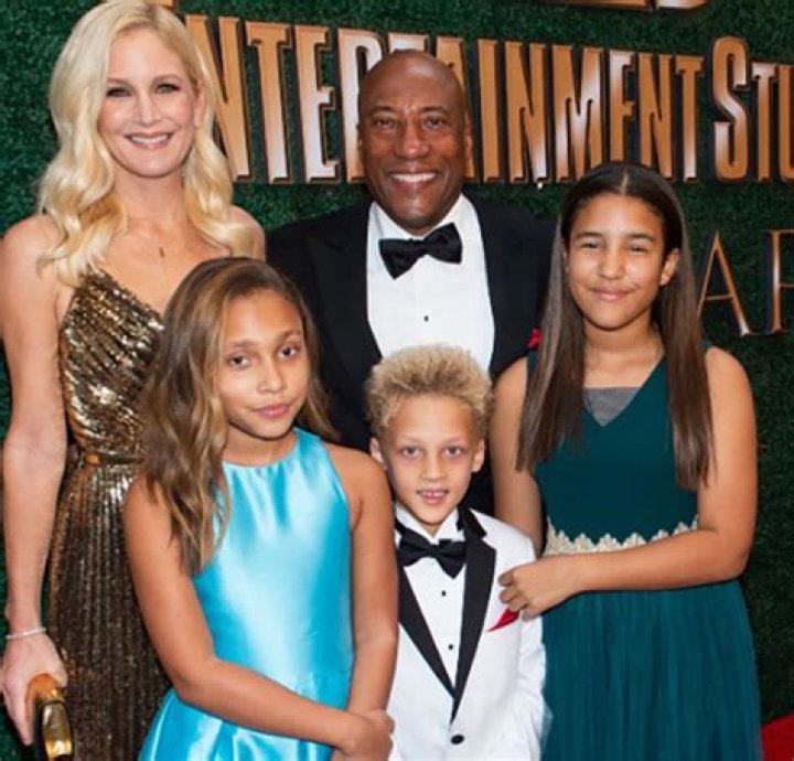 Carolyn Folks Height, Weight, Net Worth, Age, Birthday, Wikipedia, Who, Nationality, Biography