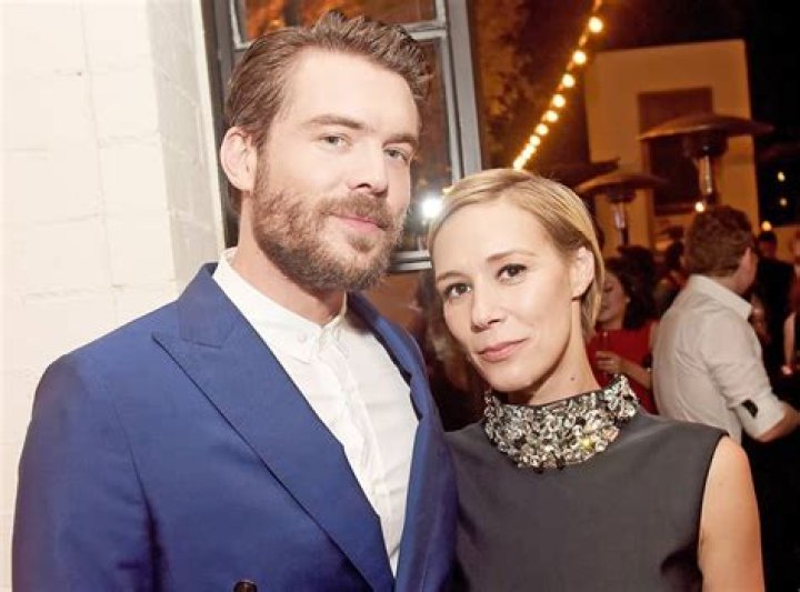 
Charlie Weber’s Wife: Is He Still Dating His Girlfriend Liza Weil? Here’s What We Know 