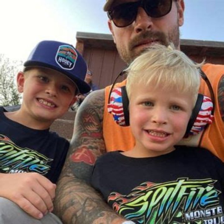 
Chris Long Children: How Many Children Does He Have? Family And Wiki 