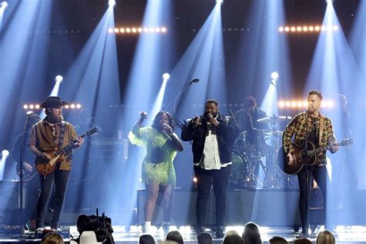 
Dierks Bentley, Elle King and Duo The War and Treaty Honor Their Musical Heroes: ‘Changed My World’ 