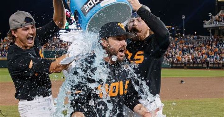 
Does Tony Vitello Have A Wife? Explore His Married Life 