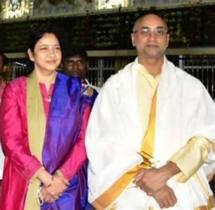 
Galla Jayadev Wife Who is Galla Jayadev Wife? 
