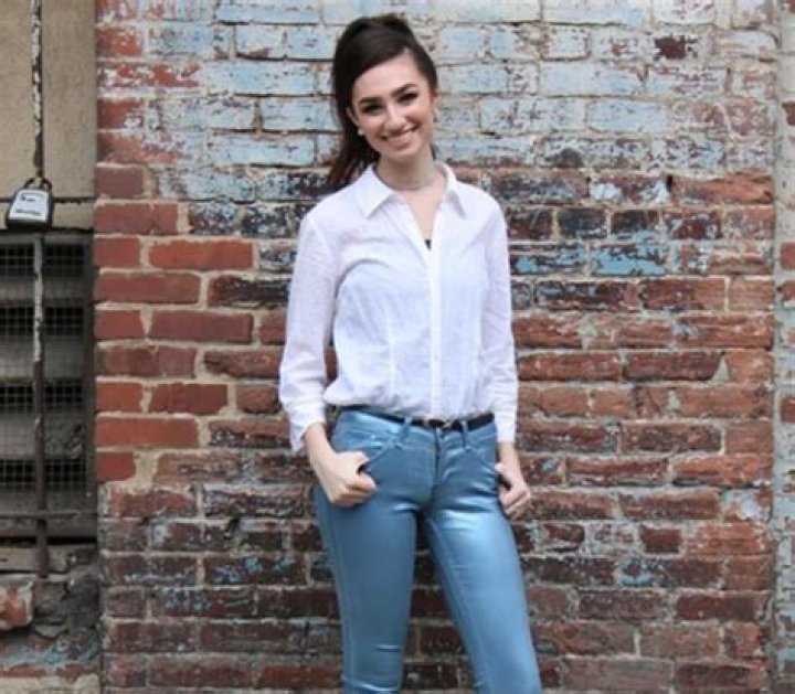 Genavieve Linkowski Height, Weight, Net Worth, Age, Birthday, Wikipedia, Who, Instagram, Biography