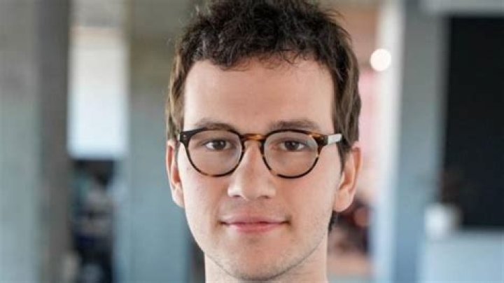 Henrique Dubugras Height, Weight, Net Worth, Age, Birthday, Wikipedia, Who, Nationality, Biography