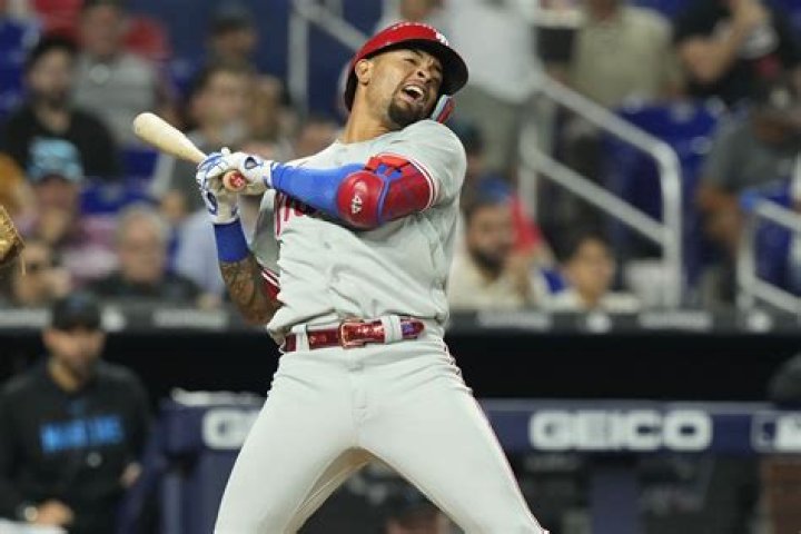 How Is Phillies Edmundo Sosa Related To Sammy Sosa Of The Cubs?