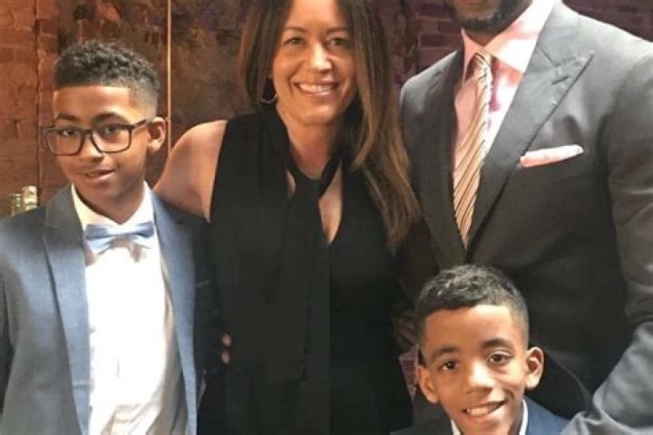 
Kendall Gill is Married to Wife: Wendy Gill 