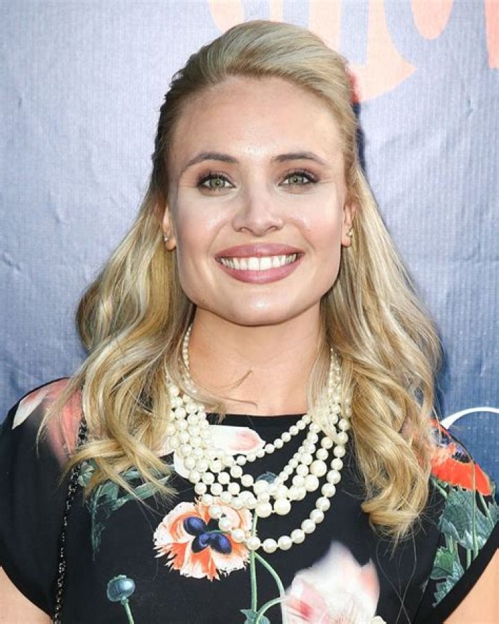 Leah Pipes’ Biography: Ex-Husband AJ Trauth, Family, Net Worth