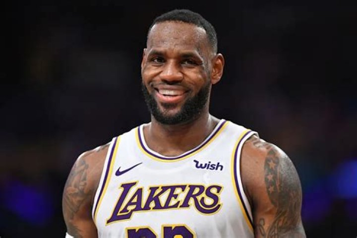 
LeBron James Wants an NBA Team in Las Vegas: ‘Best Fanbase in the World’ 