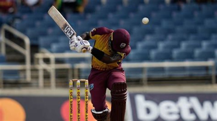 
Legends League Cricket: Adani Sportline’s Gujarat Giants arrive in Lucknow 