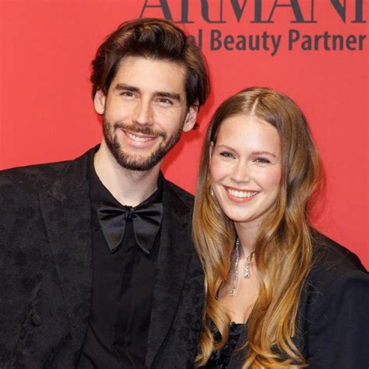 
Melanie Kroll Wikipedia And Alter | How Old Is She 