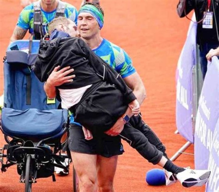 
Rob Burrow Height, Weight, Net Worth, Age, Birthday, Wikipedia, Who, Nationality, Biography 