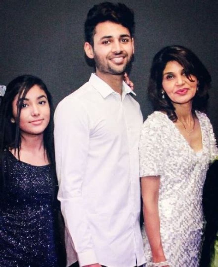 
Saru Maini Height, Weight, Net Worth, Age, Birthday, Wikipedia, Who, Instagram, Biography 