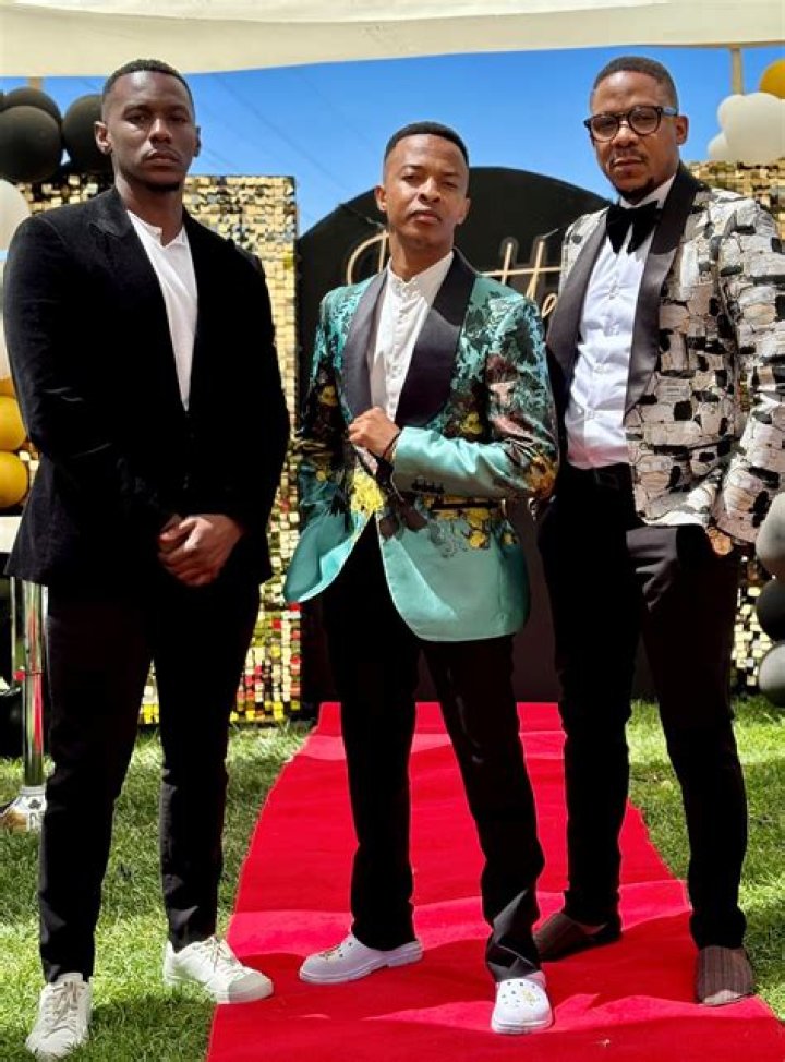 
Who Is Oros Mampofu Sister Lunathi Mampofu? Everything To Know About The Savage Beauty Actor 