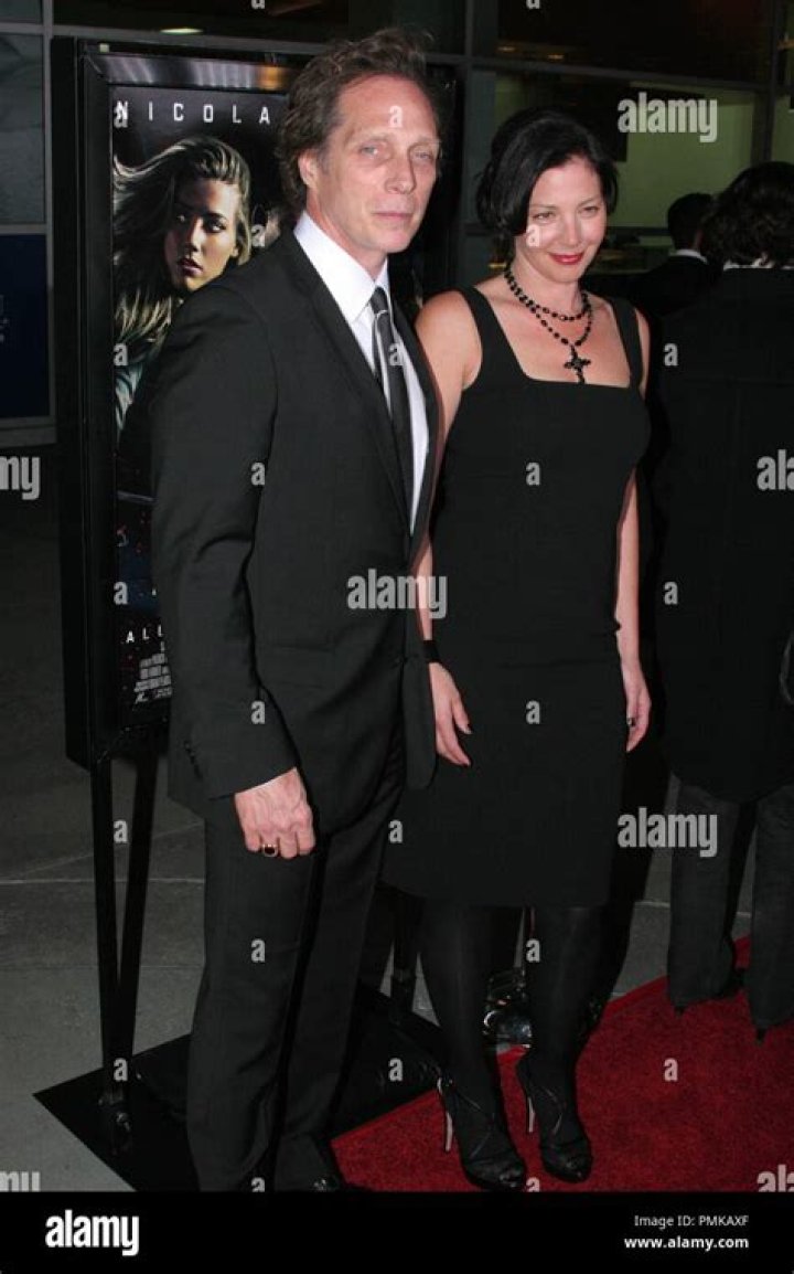 
William Fichtner has been Married to his wife, Kymberly Kalil, since 1998 